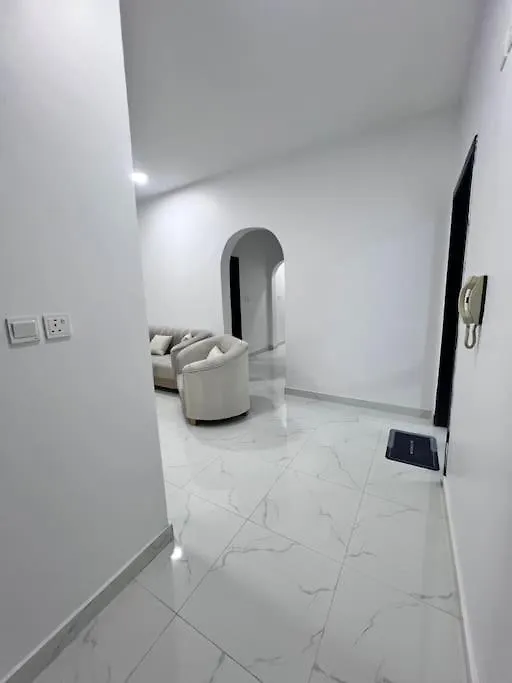 Apartmán تالا للشقق المفروشه Madinah شقه با الكامل 3 غرف نوم وصاله ودورتين مياه وحوش مدخل مستقل Medína